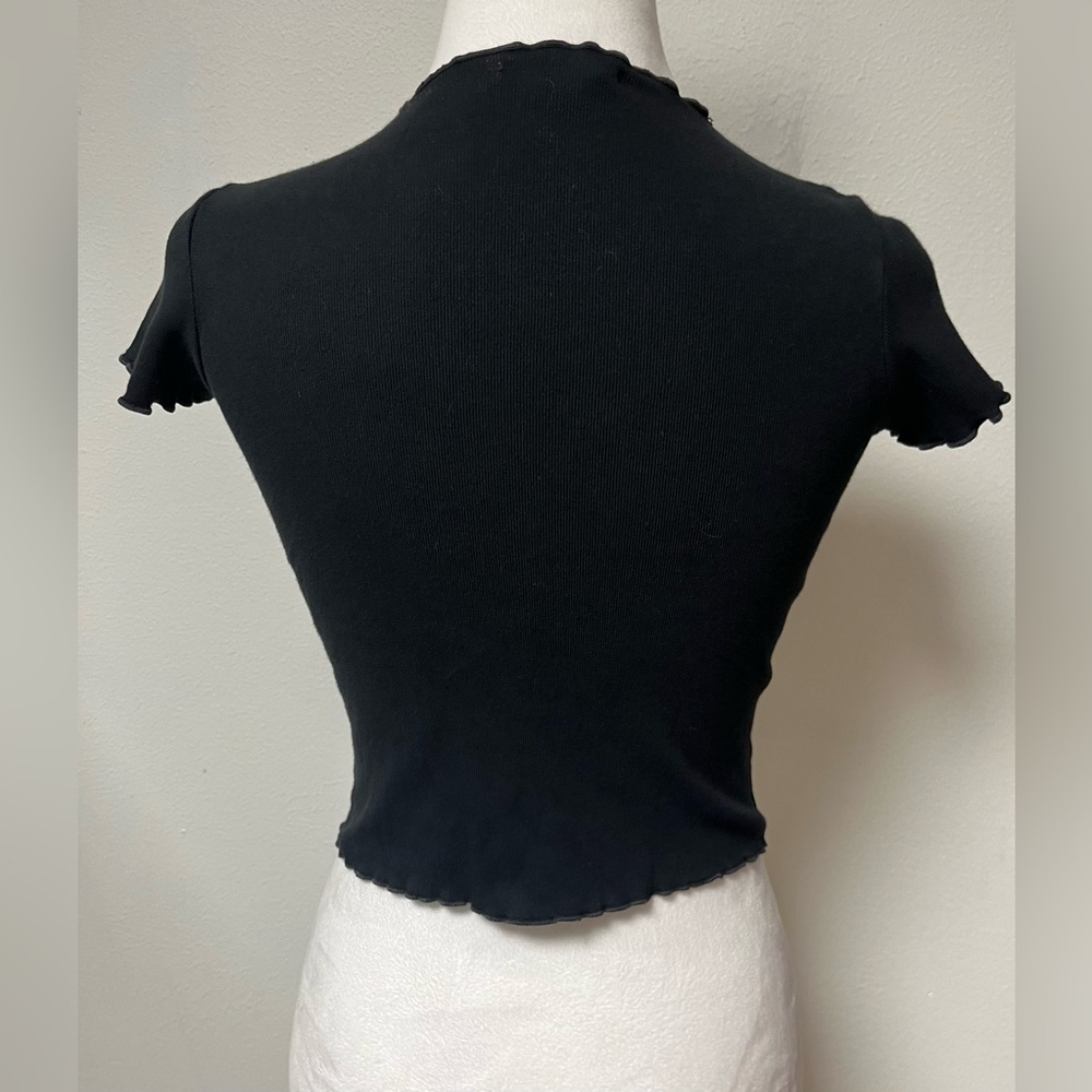 Brandy Melville Black Lettuce Edge Cropped Top Size Small - Picture 3 of 5
